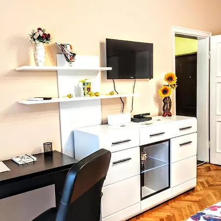 Mimi's Place/ уют в центъра на